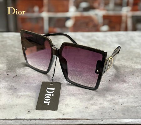 نظارة ماركة Dior